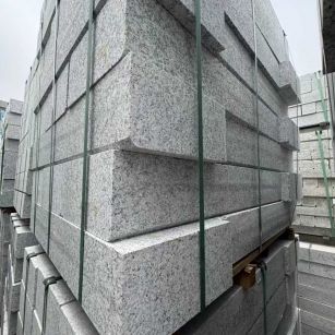 乌鲁木齐芝麻白路牙石 马路牙子