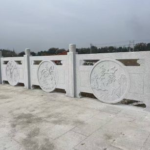 乌鲁木齐芝麻白河道栏杆 石材栏杆
