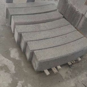 乌鲁木齐芝麻白弧形路牙石