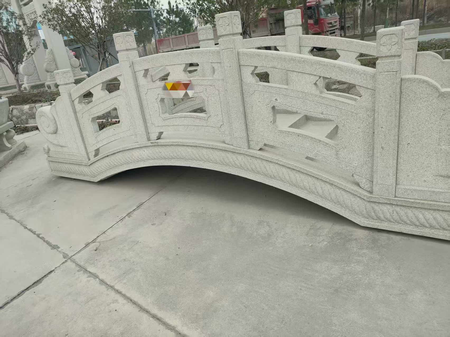 乌鲁木齐芝麻白拱桥，石桥