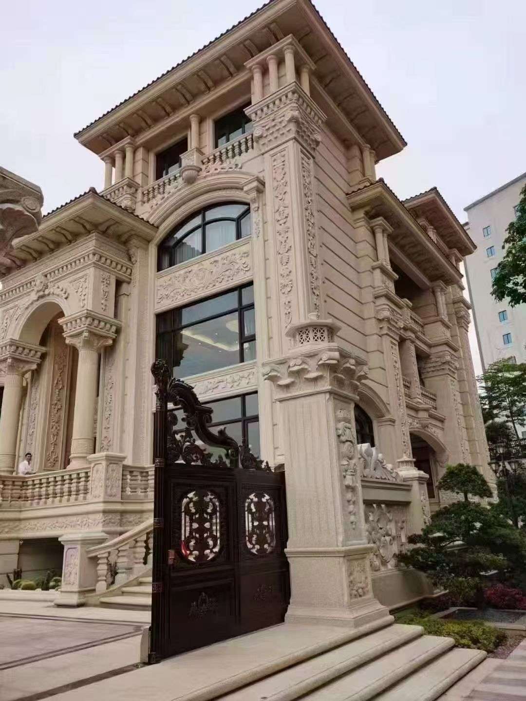 乌鲁木齐黄金麻别墅外墙异形定制