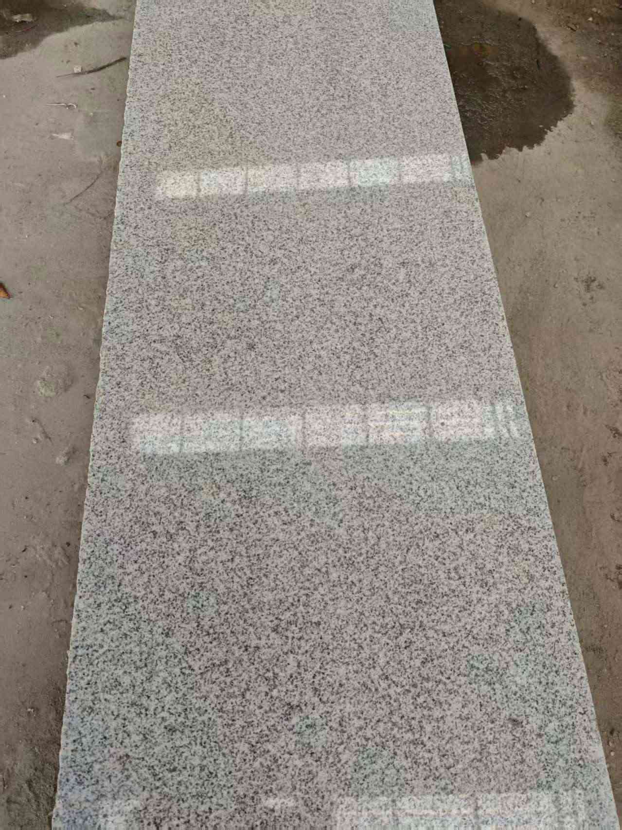 乌鲁木齐芝麻白光面毛板