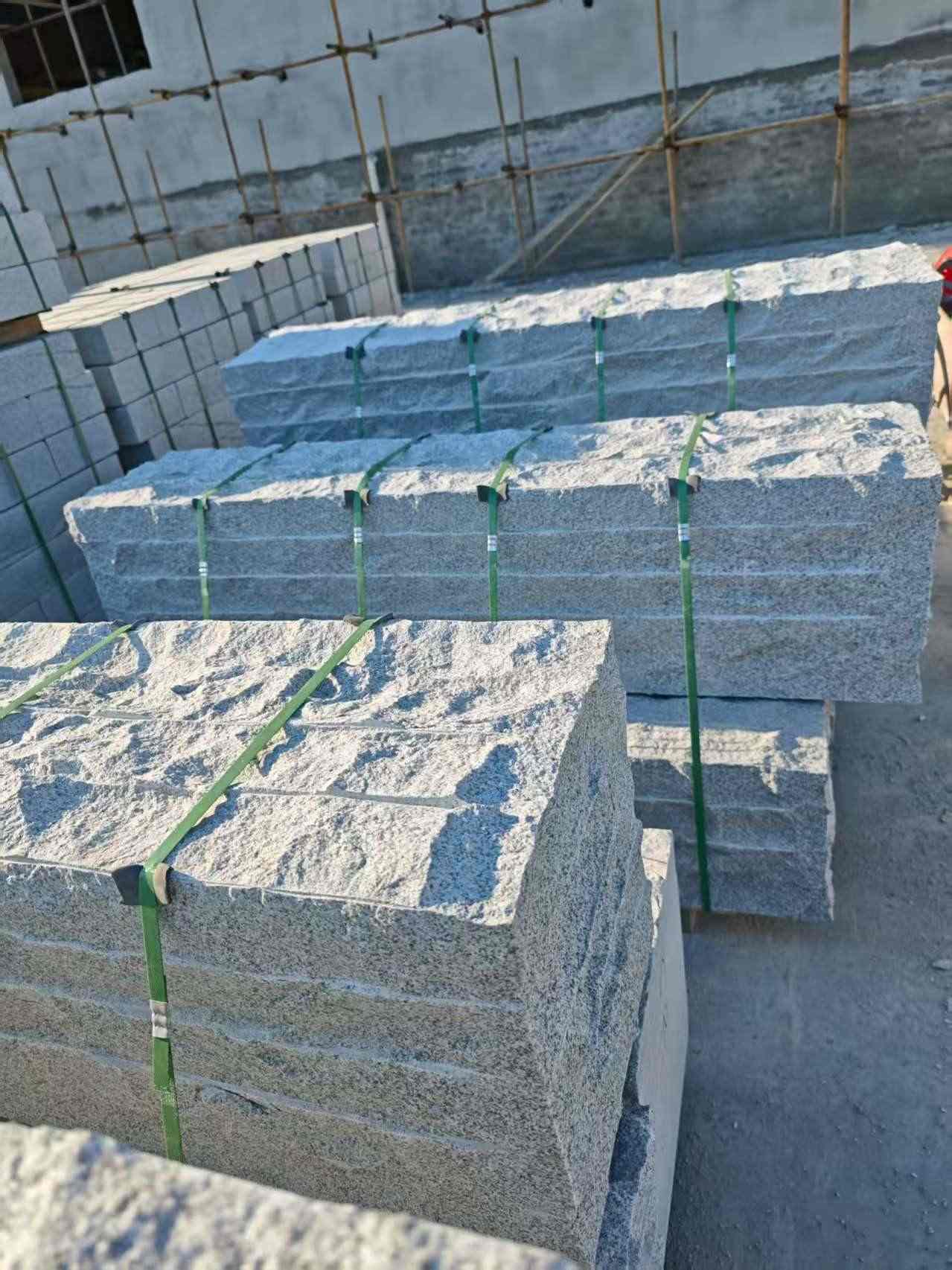 乌鲁木齐芝麻白自然面整石 坐凳