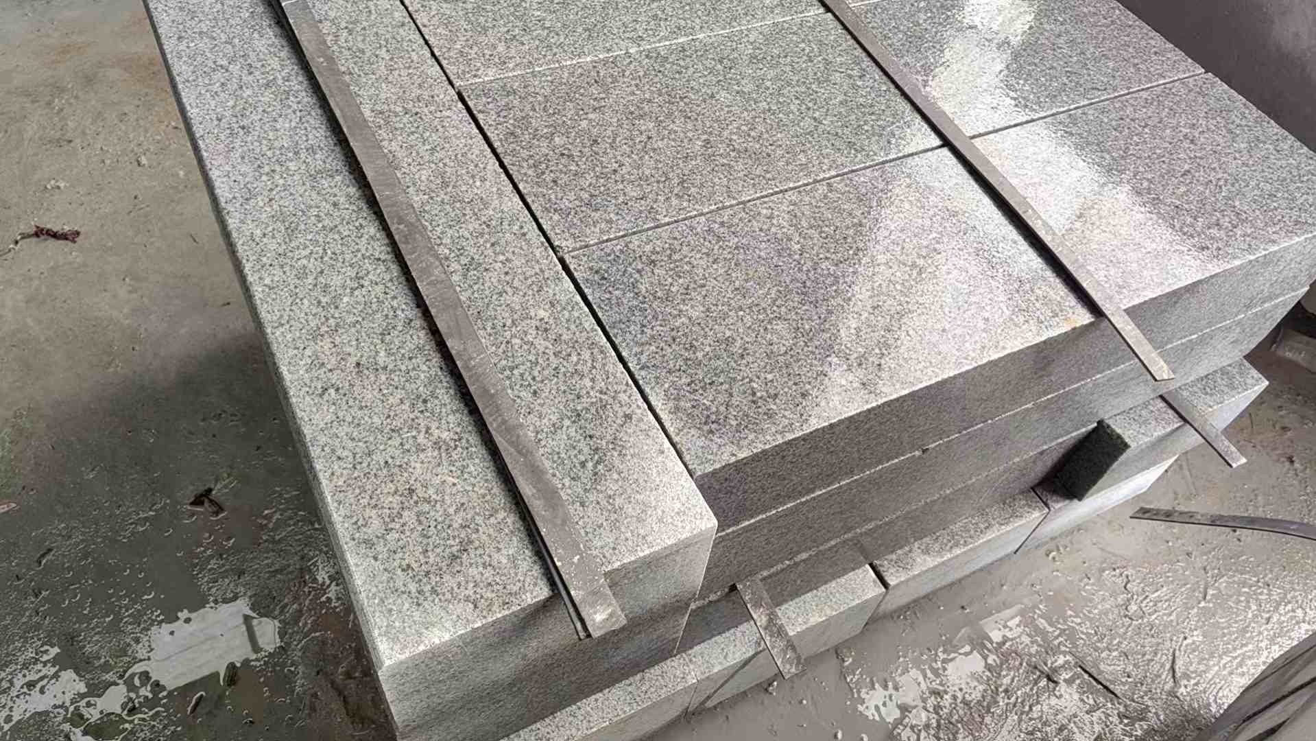 乌鲁木齐芝麻灰 芝麻白 路牙石 路侧石 马路牙子